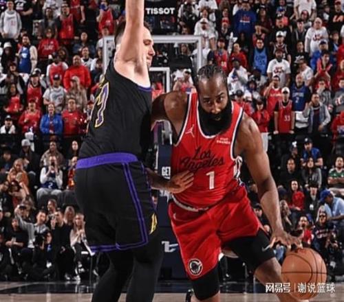 詹姆斯力挽,狂澜,关键三分锁,巅峰国际集团,巅峰国际官方,巅峰国际登录