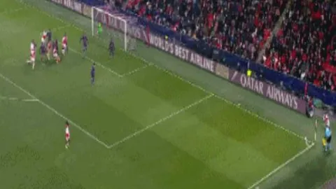 詹姆斯父子共创辉煌，新赛季首战胜利开启